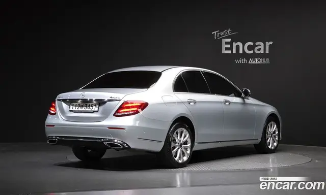 Mercedes-Benz E-Class 2020 2.0 автомат (гидро), миниатюра 2