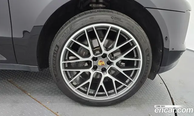 Porsche Macan 2021 2.0 автомат (гидро), миниатюра 7