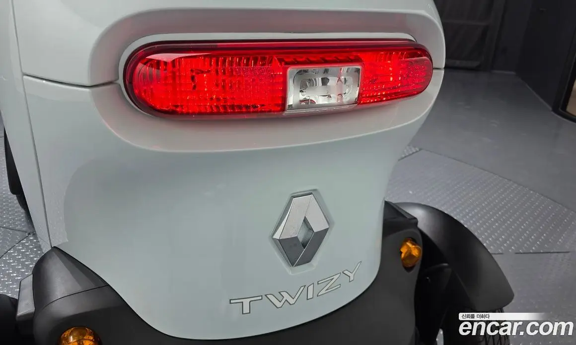 Renault (Samsung) Twizy 2017 0.1 автомат (гидро), фото 19