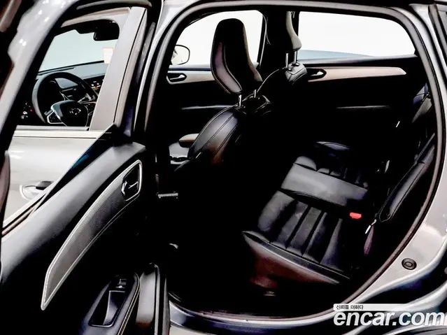 Renault (Samsung) XM3 2023 1.6 автомат (гидро), миниатюра 10