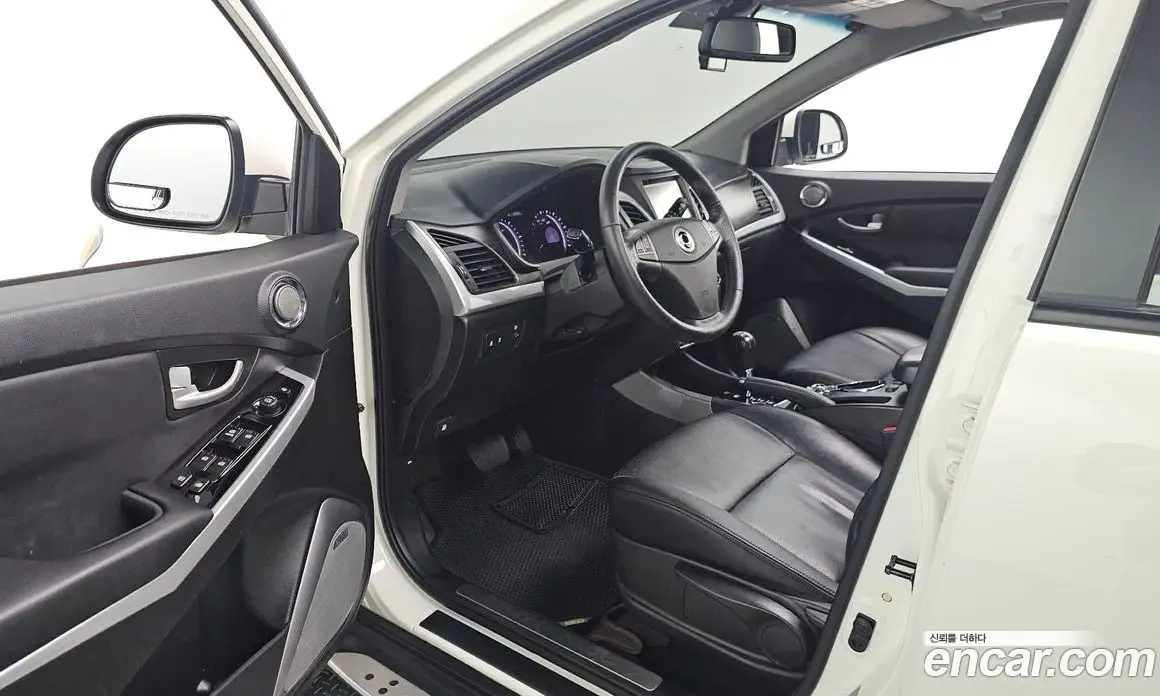 SsangYong Korando 2014 2.0 автомат (гидро), фото 10