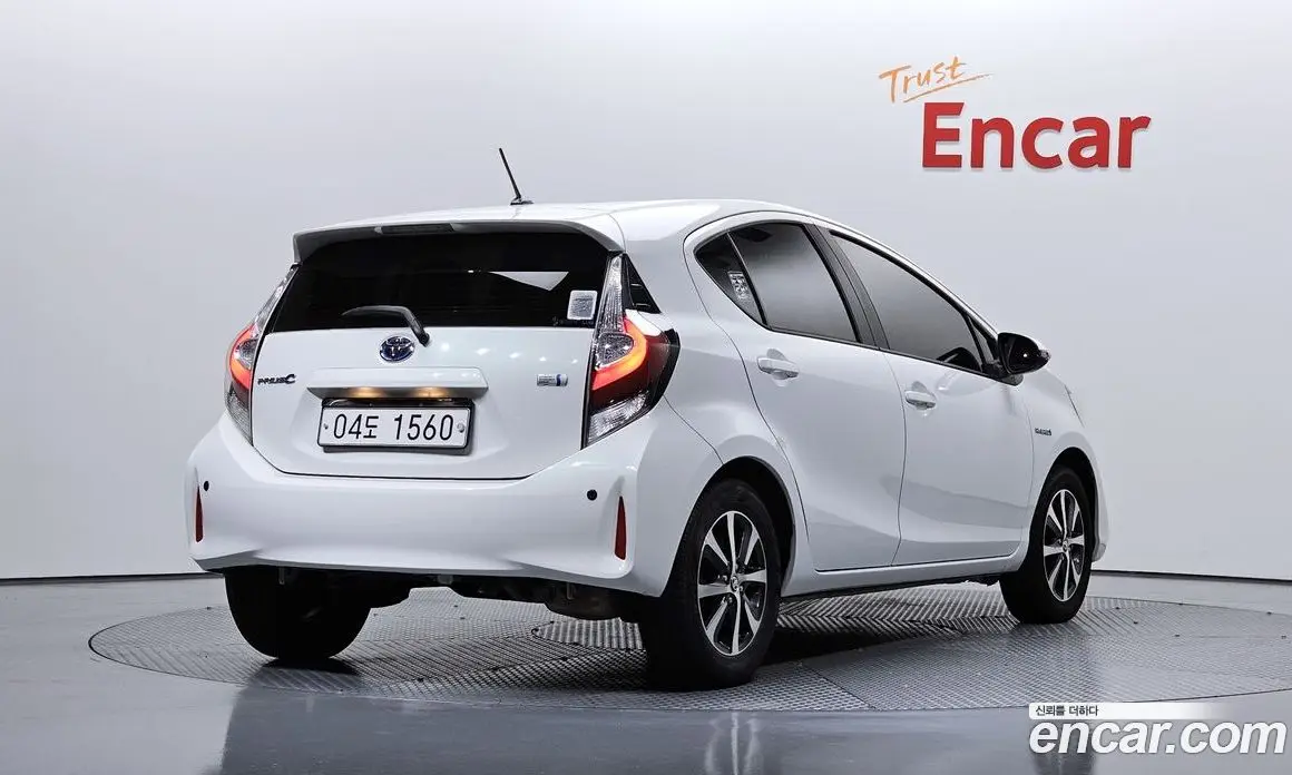 Toyota Prius 2018 1.5 автомат (гидро), фото 2 Toyota Prius 2018 1.5 автомат (гидро), фото 2