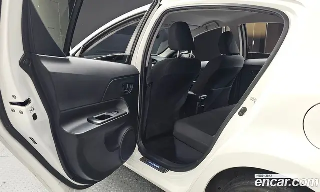 Toyota Prius 2018 1.5 автомат (гидро), миниатюра 12