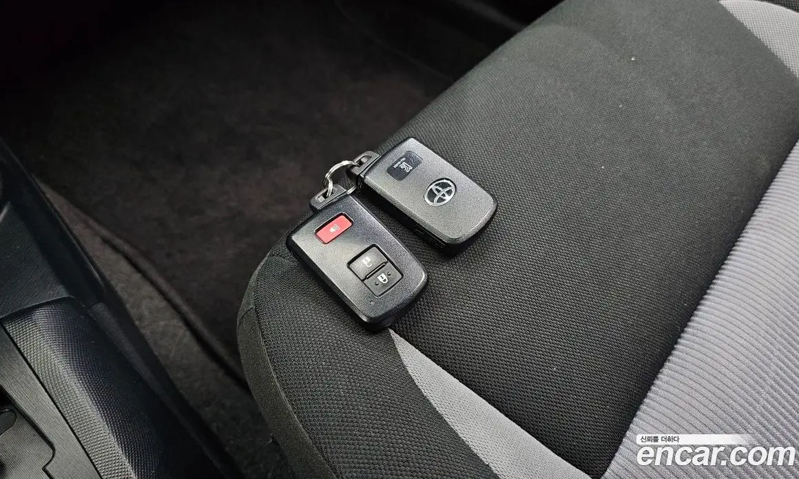Toyota Prius 2018 1.5 автомат (гидро), фото 19 Toyota Prius 2018 1.5 автомат (гидро), фото 19
