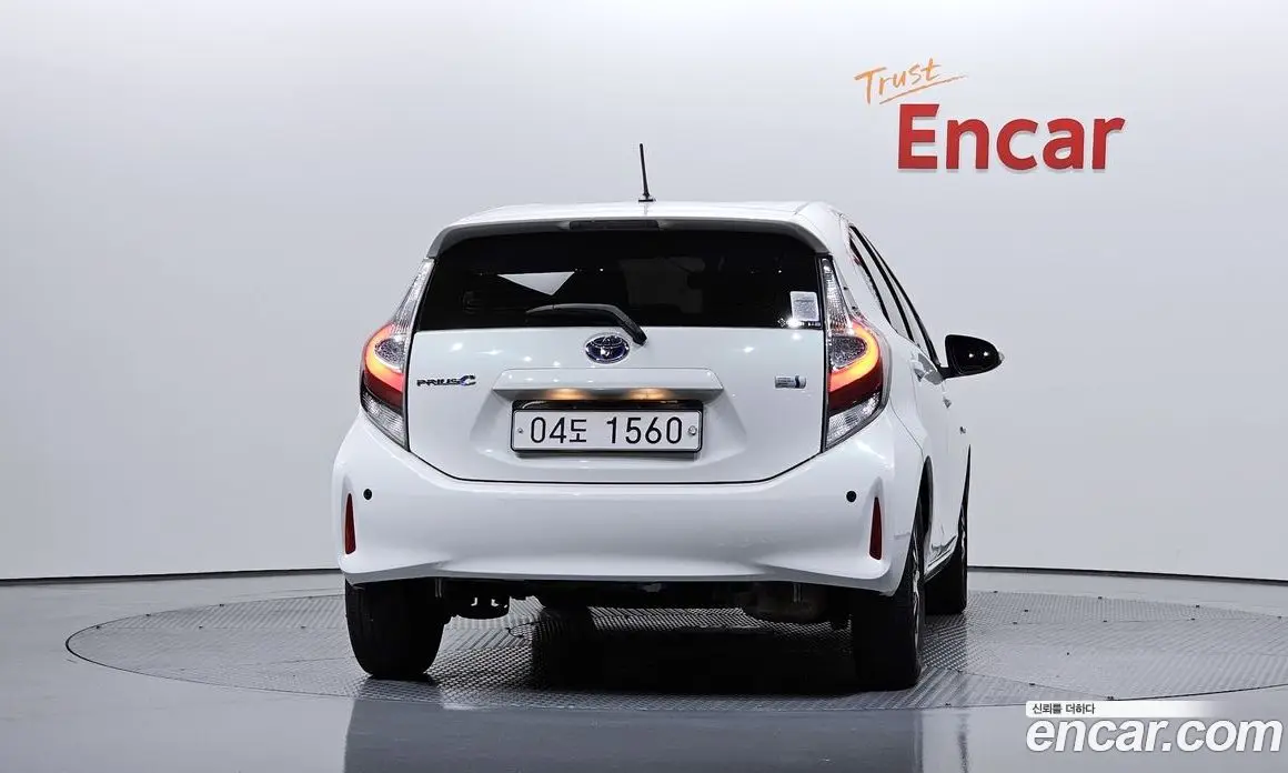 Toyota Prius 2018 1.5 автомат (гидро), фото 4 Toyota Prius 2018 1.5 автомат (гидро), фото 4