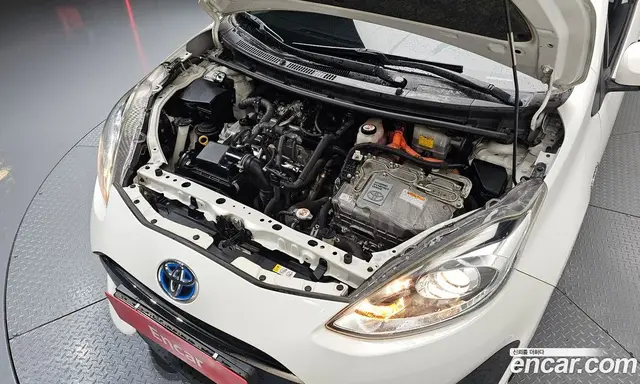 Toyota Prius 2018 1.5 автомат (гидро), миниатюра 6 Toyota Prius 2018 1.5 автомат (гидро), миниатюра 6