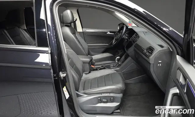 Volkswagen Tiguan 2023 2.0 автомат (гидро), миниатюра 11