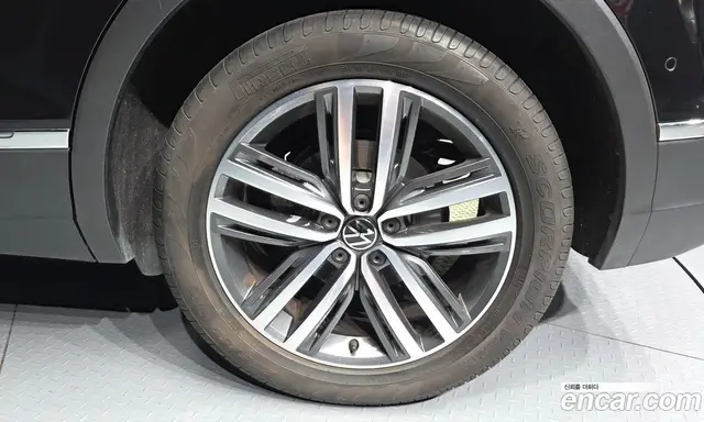 Volkswagen Tiguan 2023 2.0 автомат (гидро), миниатюра 5