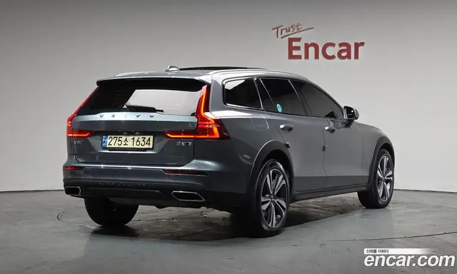 Volvo V60 2021 2.0 автомат (гидро), миниатюра 2