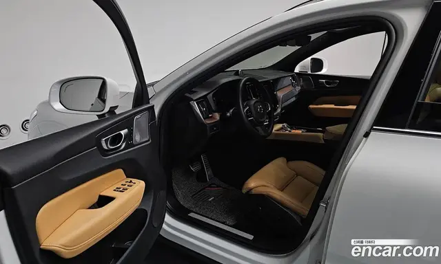 Volvo XC60 2023 2.0 автомат (гидро), миниатюра 12