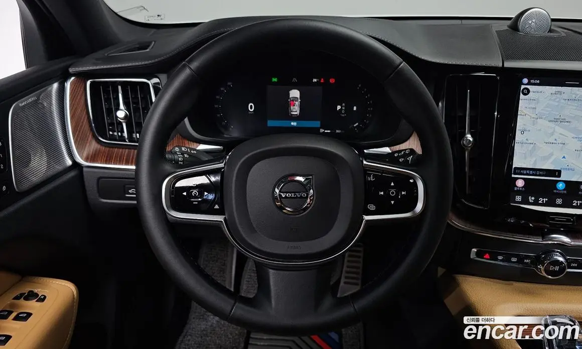 Volvo XC60 2023 2.0 автомат (гидро), фото 18