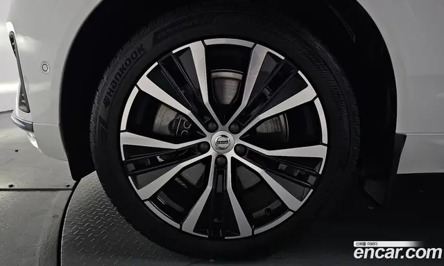 Volvo XC60 2023 2.0 автомат (гидро), миниатюра 4