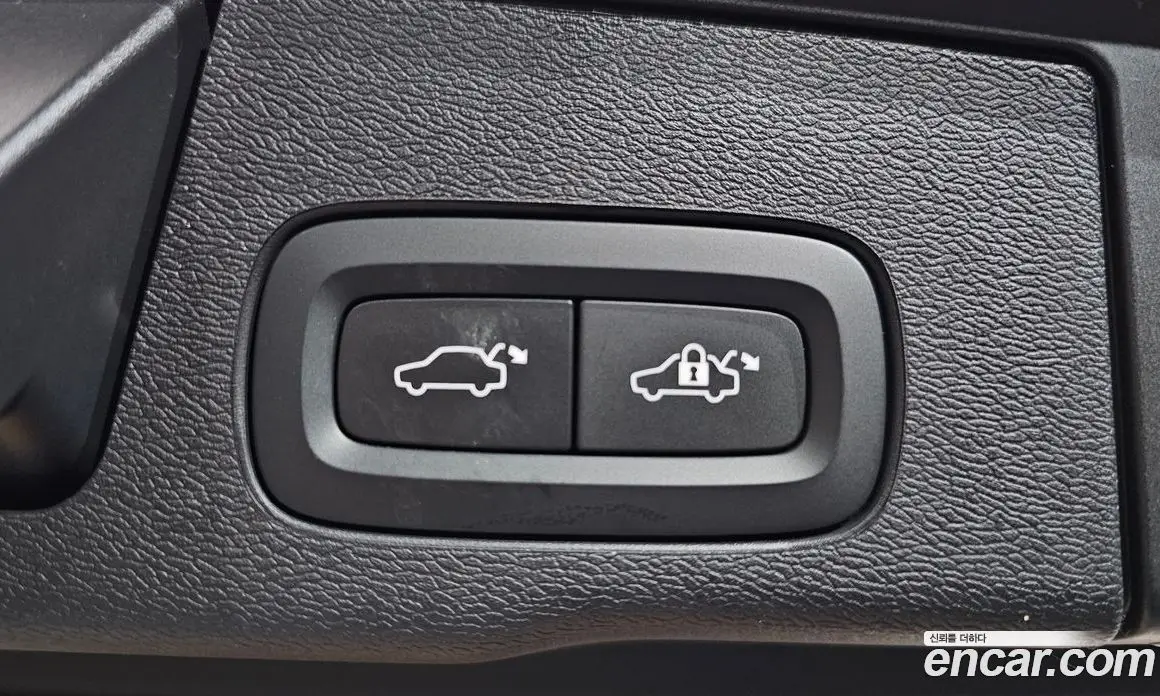 Volvo XC60 2023 2.0 автомат (гидро), фото 37