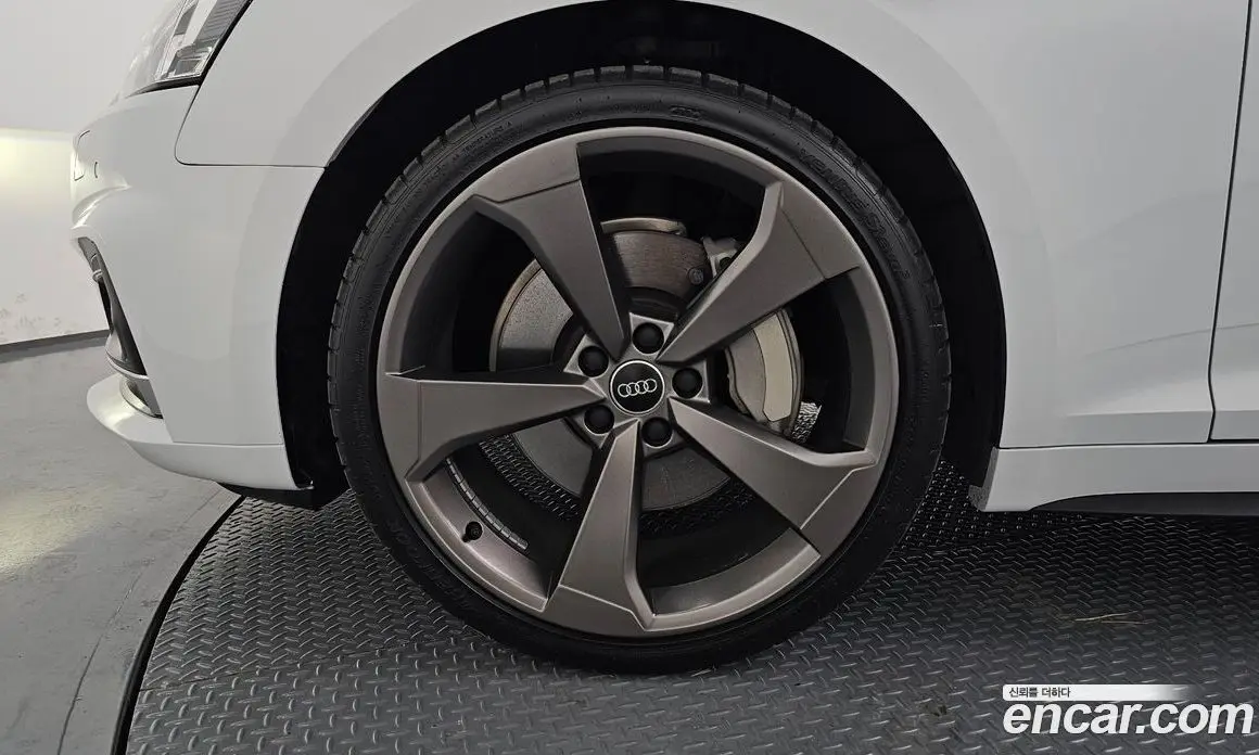 Audi A5 2019 2.0 автомат (гидро), фото 5