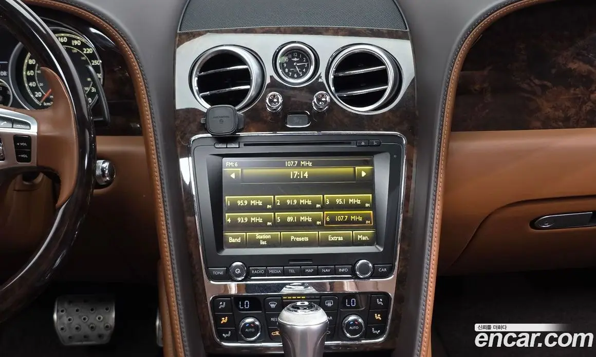 Bentley Flying Spur 2014 4.0 автомат (гидро), фото 14 Bentley Flying Spur 2014 4.0 автомат (гидро), фото 14