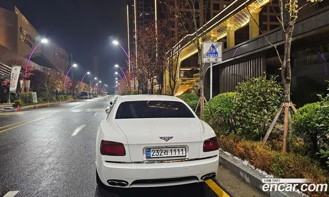Bentley Flying Spur 2016 4.0 автомат (гидро), миниатюра 9 Bentley Flying Spur 2016 4.0 автомат (гидро), миниатюра 9