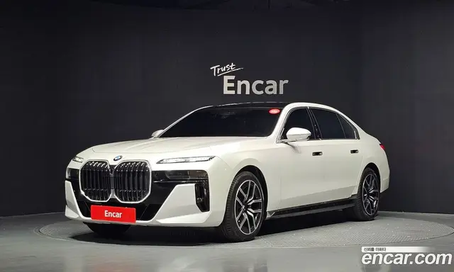BMW 7 серия, 2025, 4 459 км