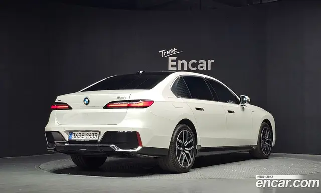 BMW 7 серия 2025 3.0 автомат (гидро), миниатюра 2