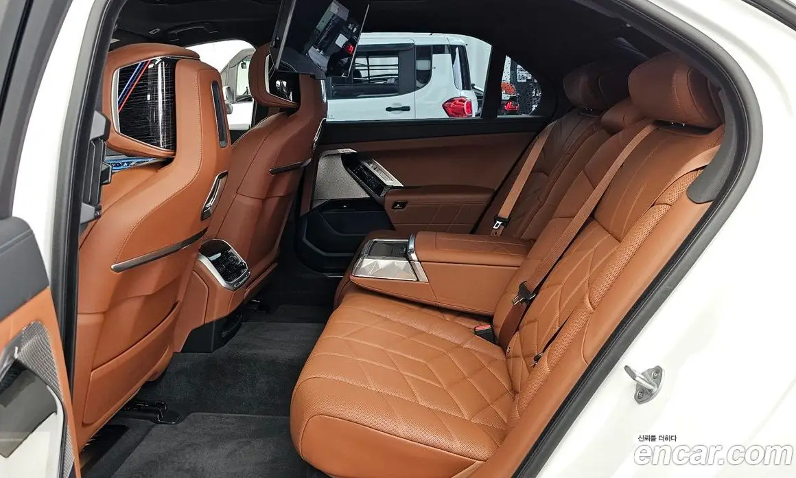 BMW 7 серия 2025 3.0 автомат (гидро), фото 16