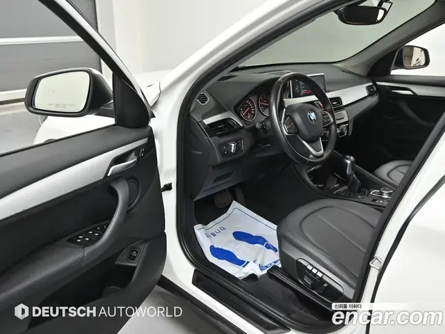 BMW X1 2016 2.0 автомат (гидро), миниатюра 11