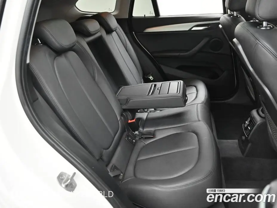 BMW X1 2016 2.0 автомат (гидро), фото 12