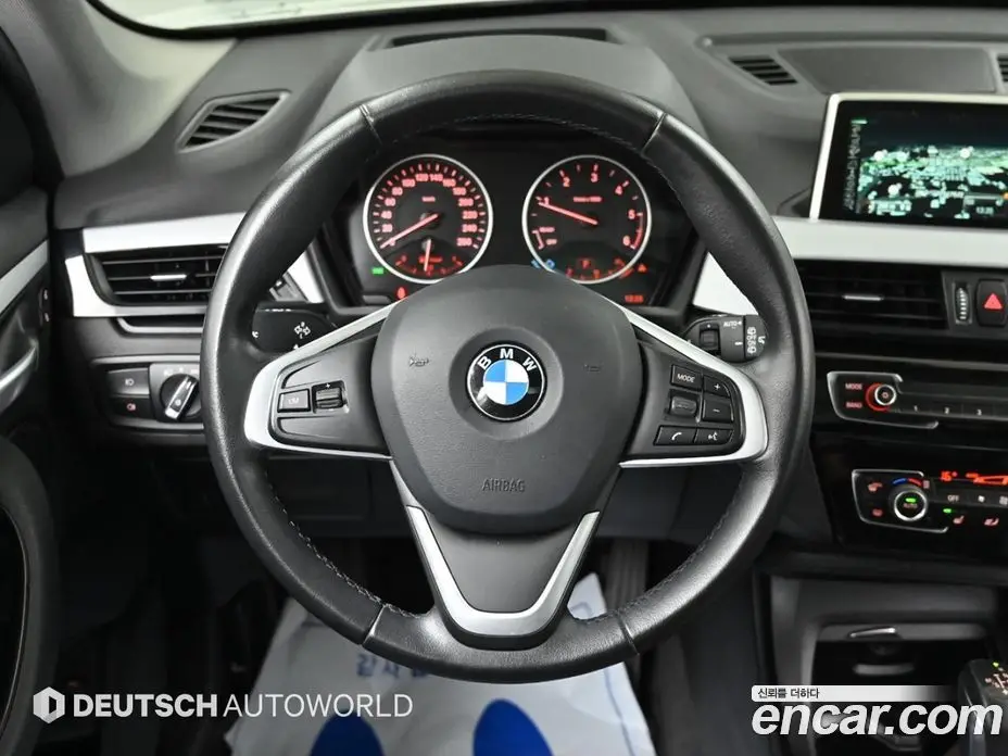 BMW X1 2016 2.0 автомат (гидро), фото 13