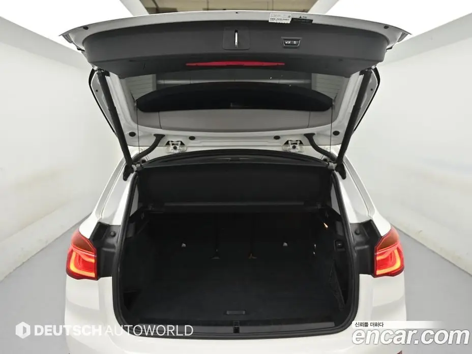 BMW X1 2016 2.0 автомат (гидро), фото 19