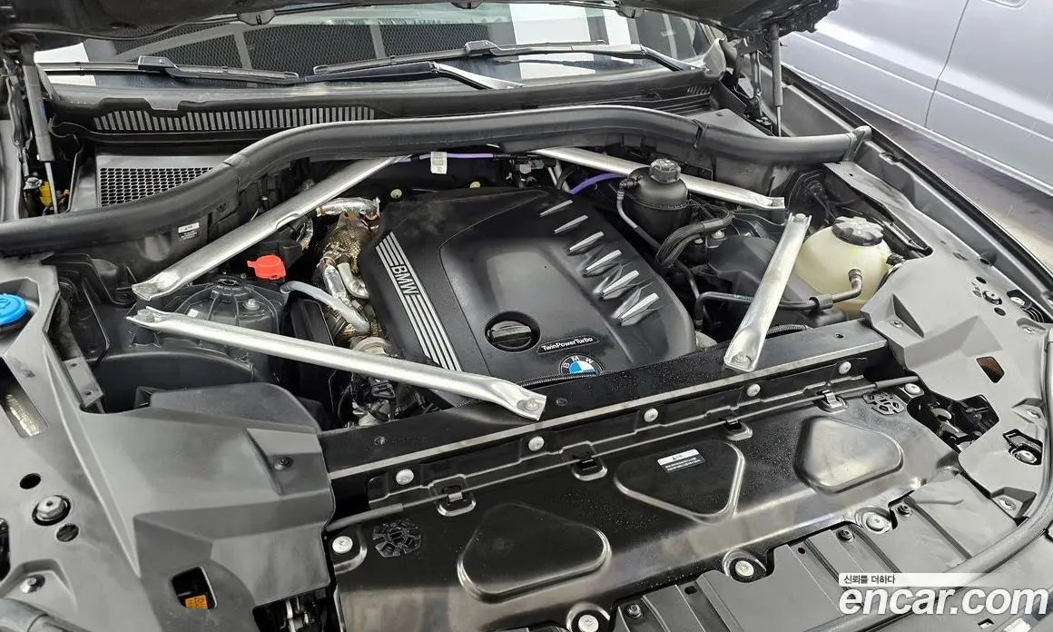 BMW X6 2023 3.0 автомат (гидро), фото 6