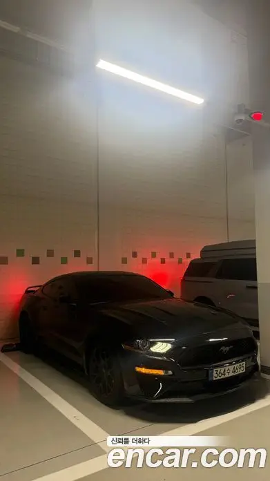Ford Mustang 2019 2.3 автомат (гидро), фото 6