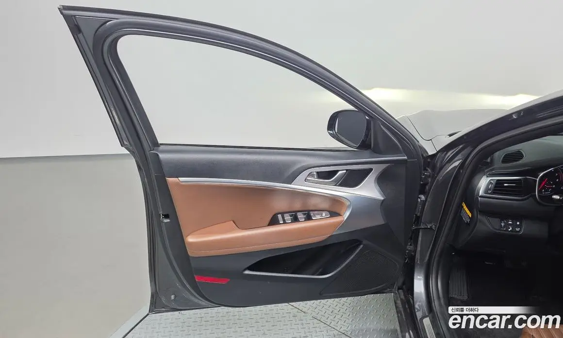 Genesis G70 2020 2.0 автомат (гидро), фото 14