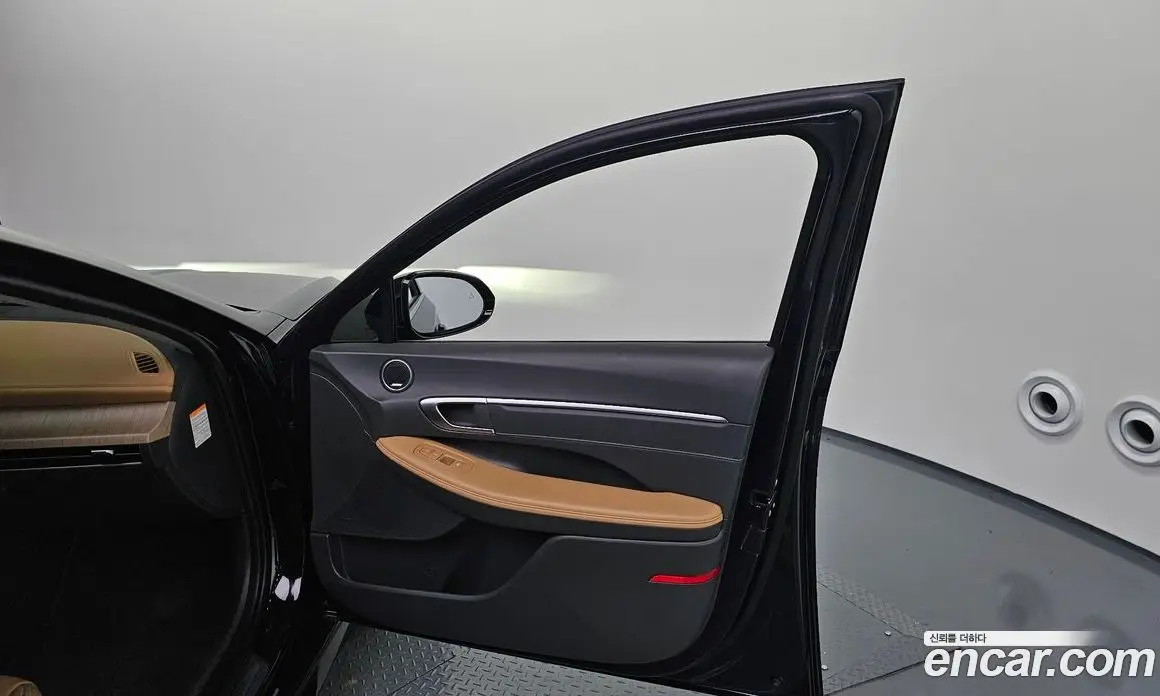 Hyundai Sonata 2023 2.0 автомат (гидро), фото 14