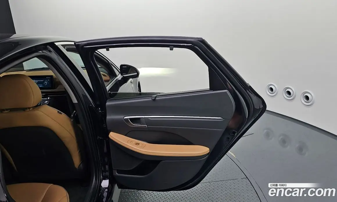 Hyundai Sonata 2023 2.0 автомат (гидро), фото 15