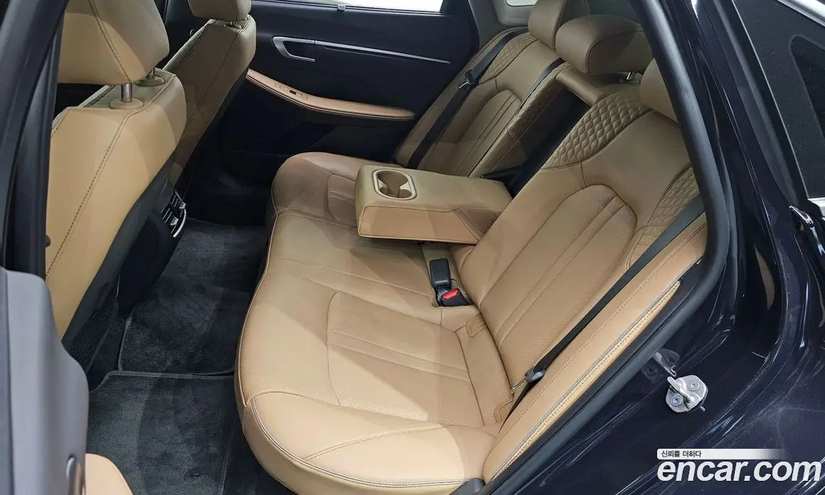 Hyundai Sonata 2023 2.0 автомат (гидро), фото 17