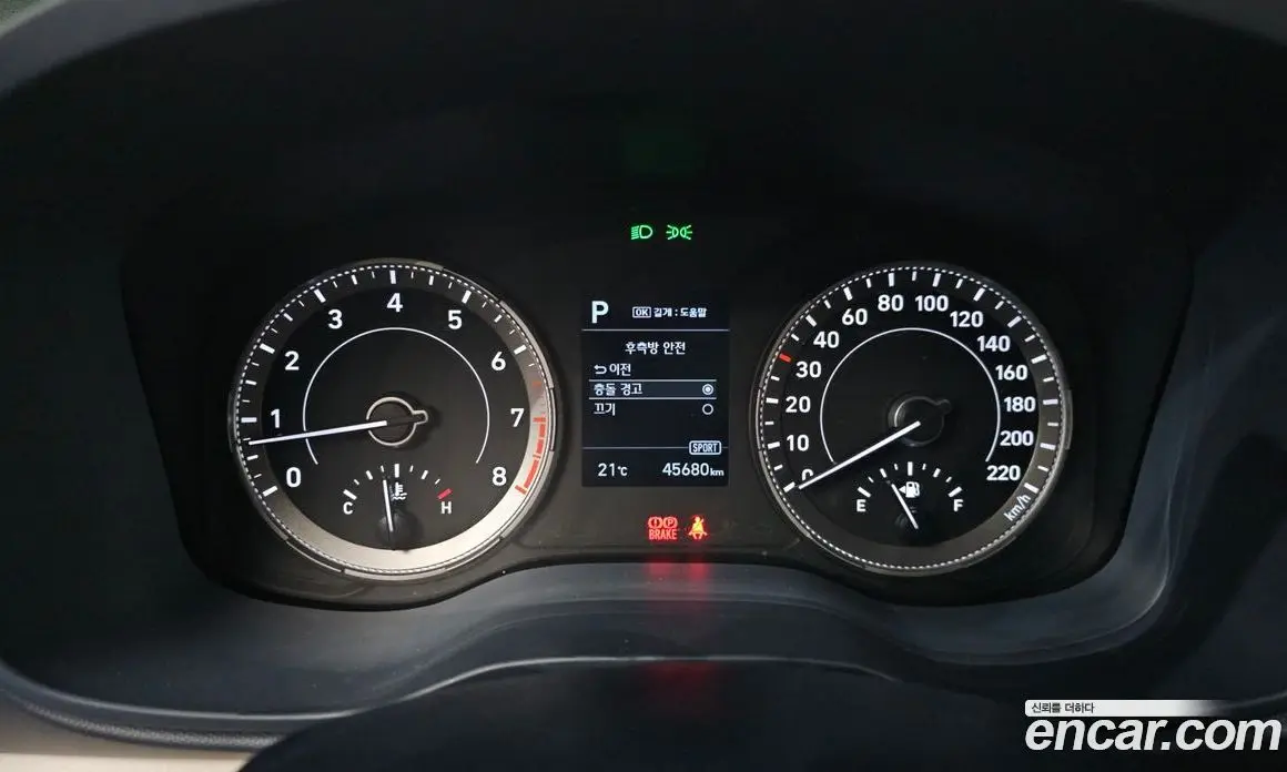 Hyundai Venue 2020 1.6 автомат (гидро), фото 11