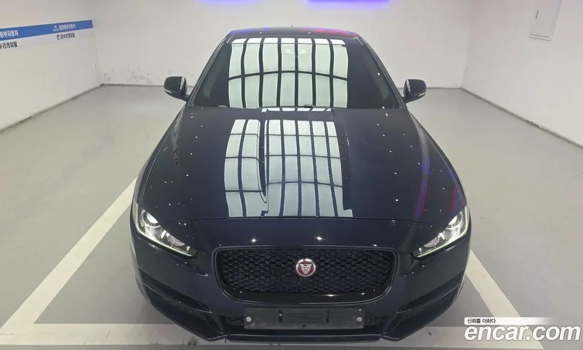 Jaguar XE 2017 2.0 автомат (гидро), фото 18 Jaguar XE 2017 2.0 автомат (гидро), фото 18
