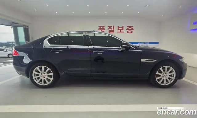Jaguar XE 2017 2.0 автомат (гидро), миниатюра 5 Jaguar XE 2017 2.0 автомат (гидро), миниатюра 5