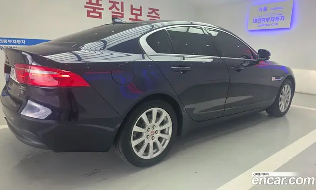 Jaguar XE 2017 2.0 автомат (гидро), миниатюра 6 Jaguar XE 2017 2.0 автомат (гидро), миниатюра 6
