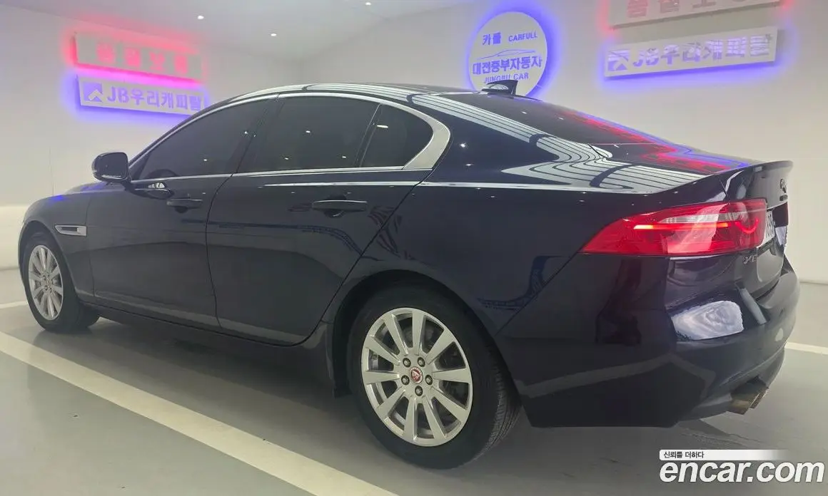 Jaguar XE 2017 2.0 автомат (гидро), фото 7 Jaguar XE 2017 2.0 автомат (гидро), фото 7