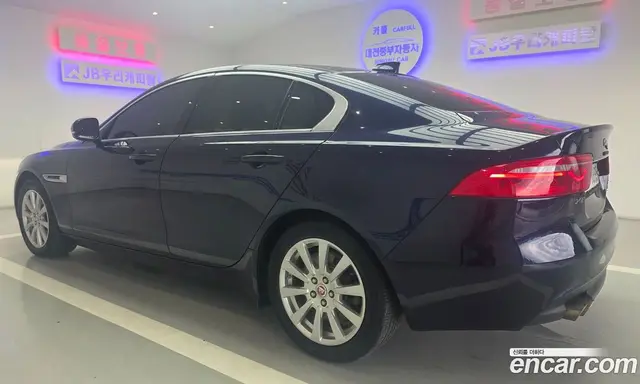 Jaguar XE 2017 2.0 автомат (гидро), миниатюра 7 Jaguar XE 2017 2.0 автомат (гидро), миниатюра 7