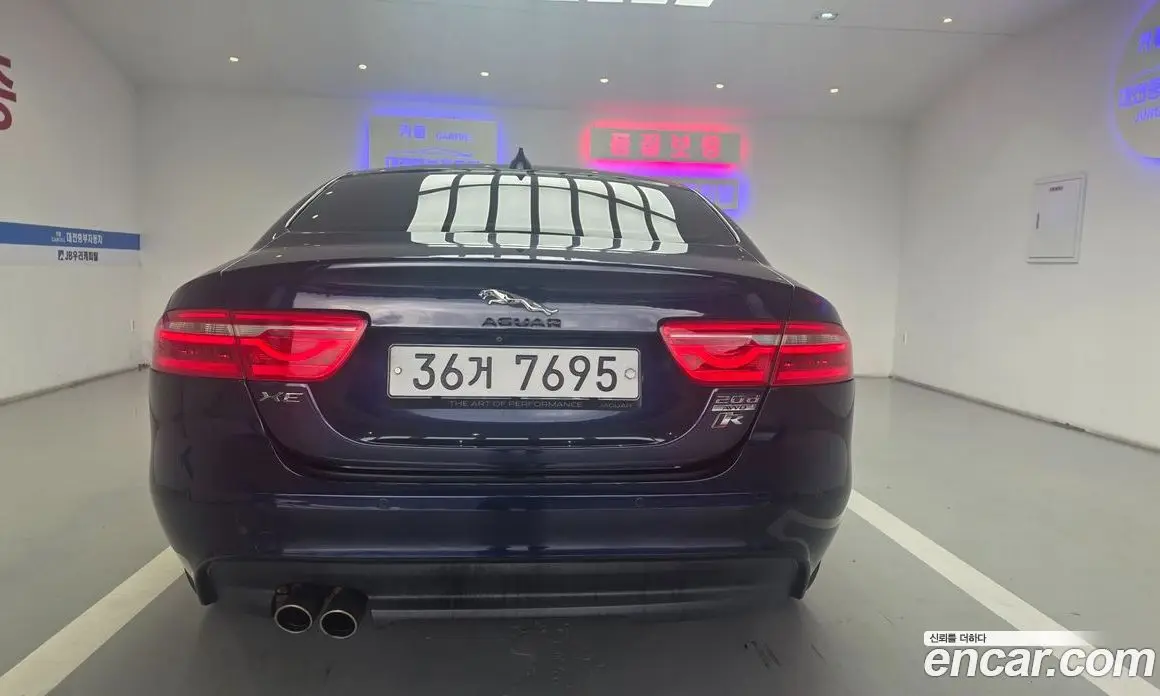 Jaguar XE 2017 2.0 автомат (гидро), фото 8 Jaguar XE 2017 2.0 автомат (гидро), фото 8