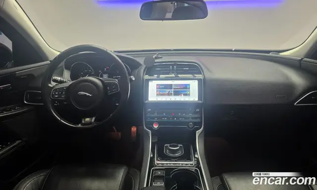 Jaguar XE 2017 2.0 автомат (гидро), миниатюра 10 Jaguar XE 2017 2.0 автомат (гидро), миниатюра 10