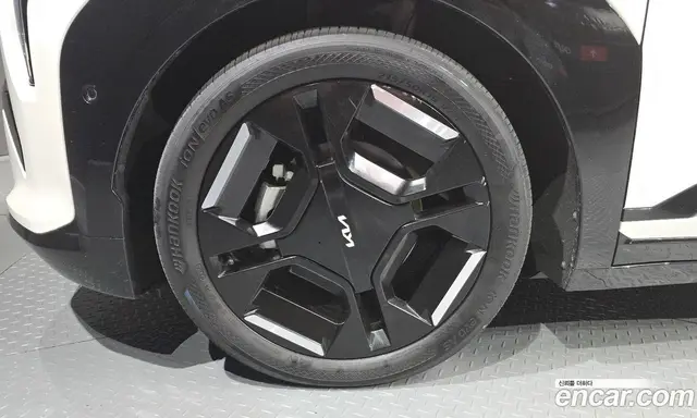 Kia EV3 2024 0.2 автомат (гидро), миниатюра 5