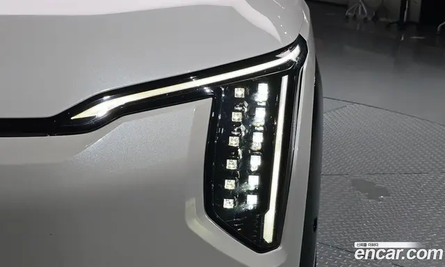 Kia EV3 2024 0.2 автомат (гидро), миниатюра 8