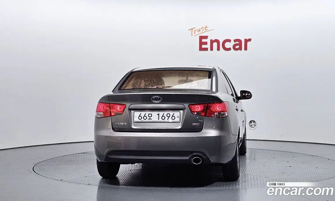 Kia Porte 2011 1.6 автомат (гидро), фото 4