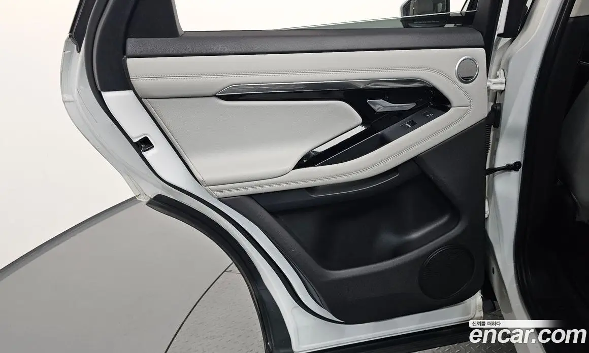 Land Rover Range Rover Evoque 2019 2.0 автомат (гидро), фото 15