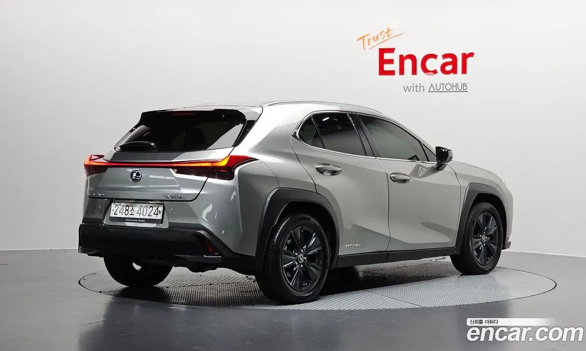 Lexus UX 2020 2.0 автомат (гидро), фото 2 Lexus UX 2020 2.0 автомат (гидро), фото 2