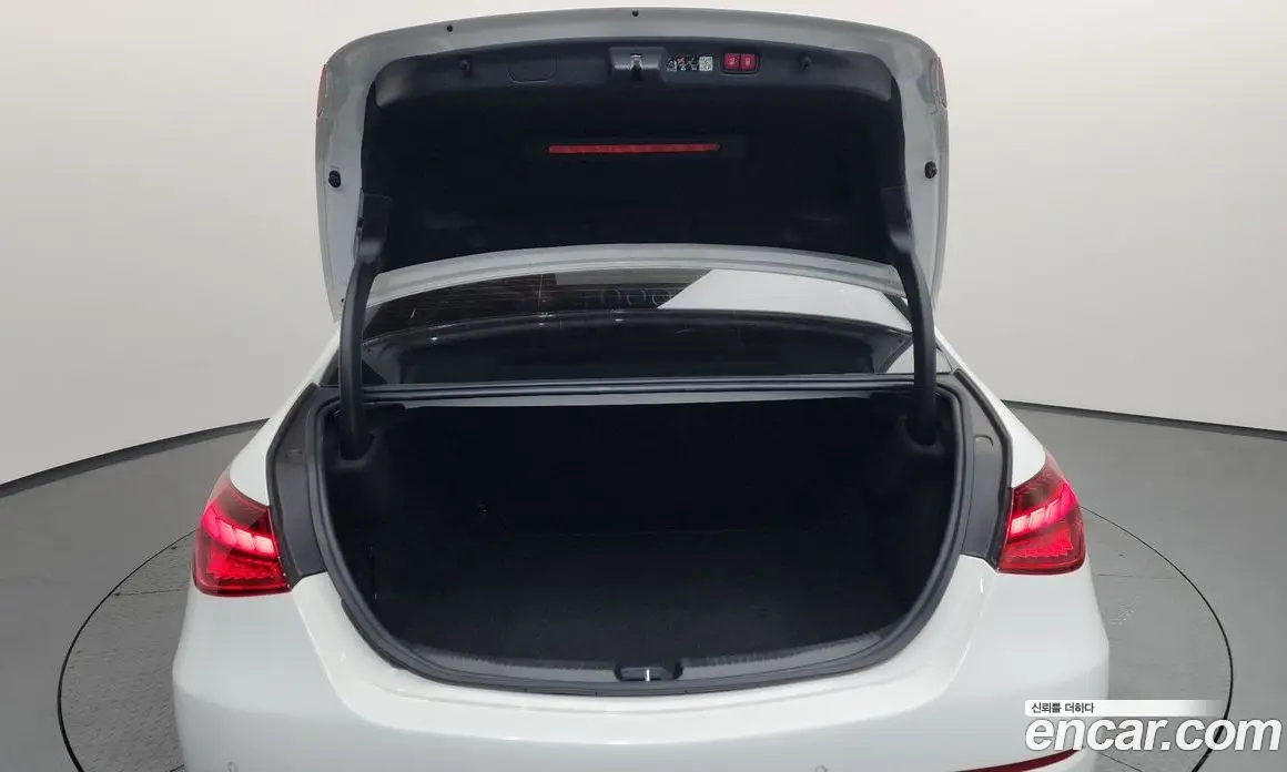 Mercedes-Benz C-Class 2023 2.0 автомат (гидро), фото 26