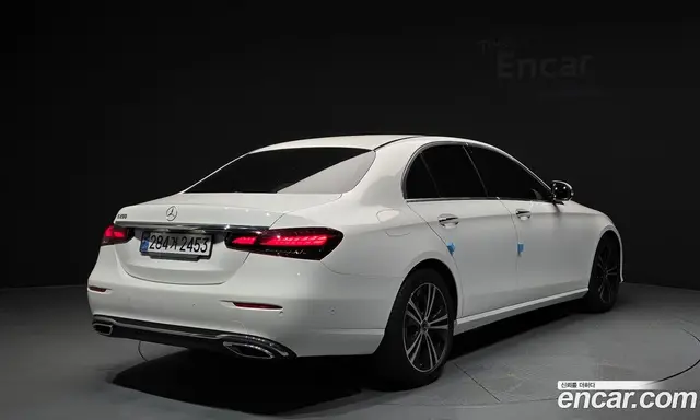Mercedes-Benz E-Class 2022 2.0 автомат (гидро), миниатюра 2