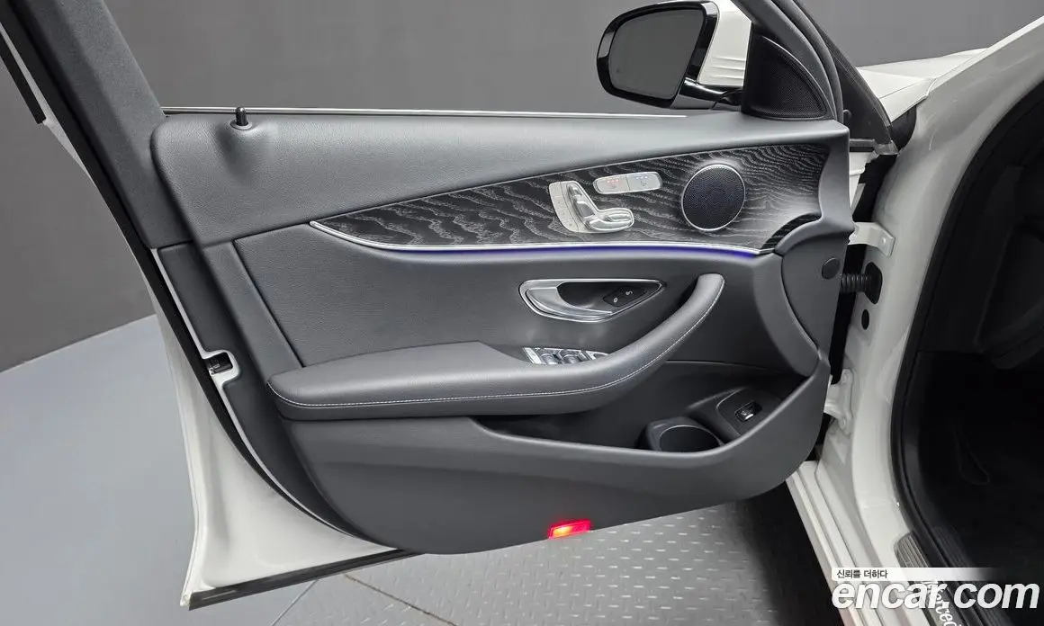 Mercedes-Benz E-Class 2022 2.0 автомат (гидро), фото 14