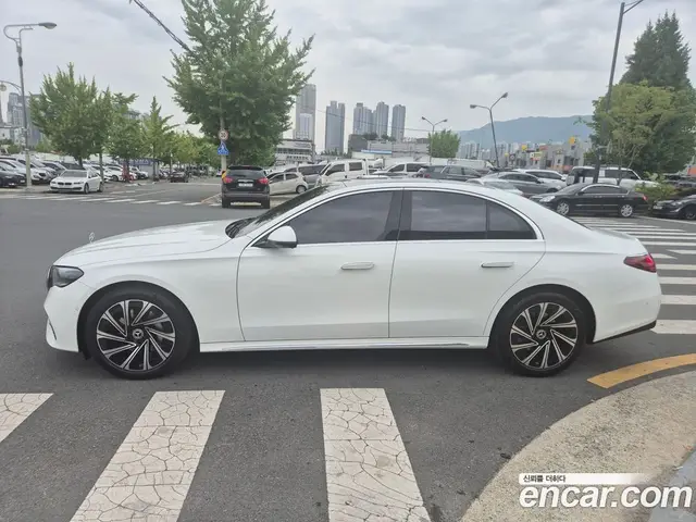 Mercedes-Benz E-Class 2024 2.0 автомат (гидро), миниатюра 8